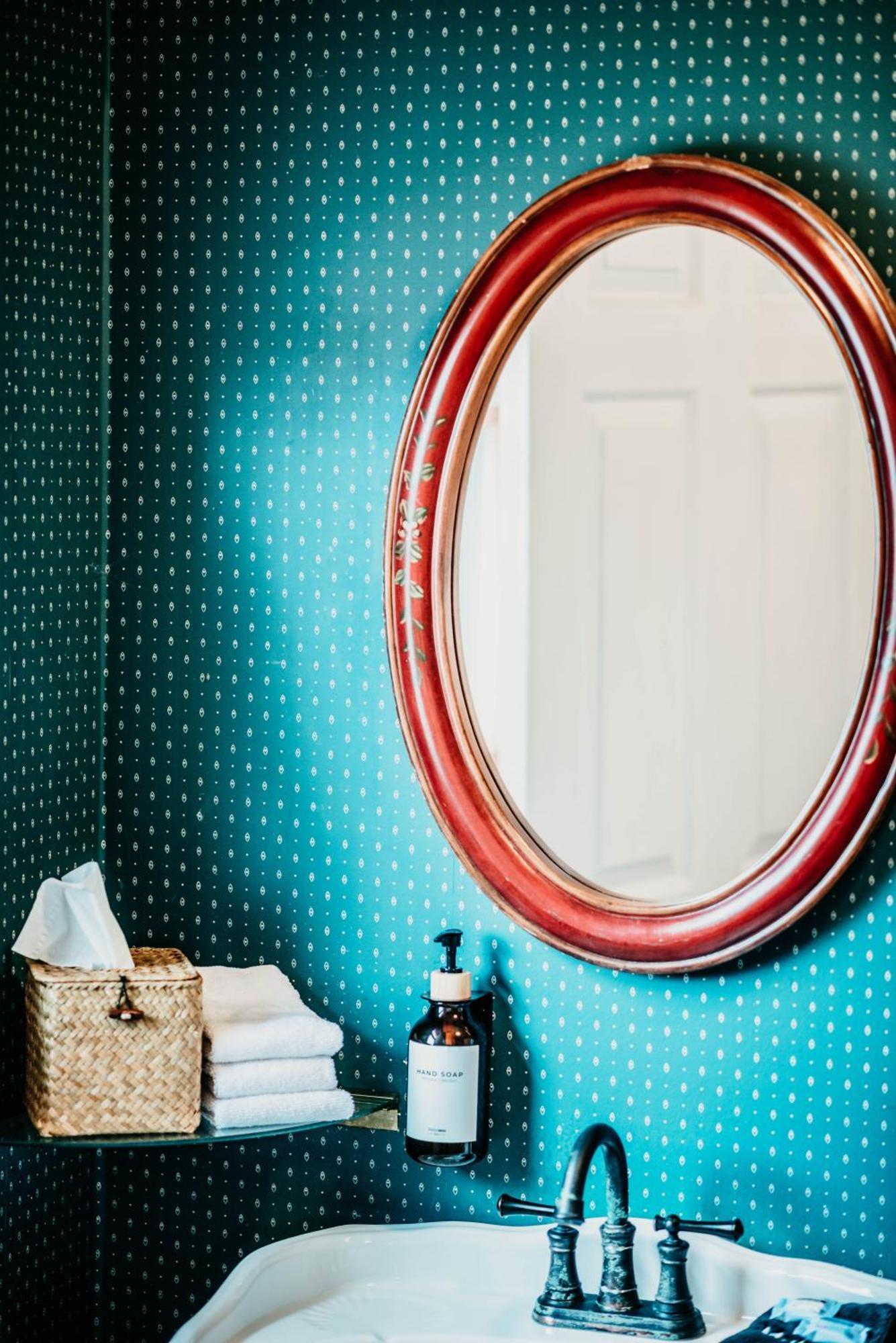 The Claiborne Couette-café 3*